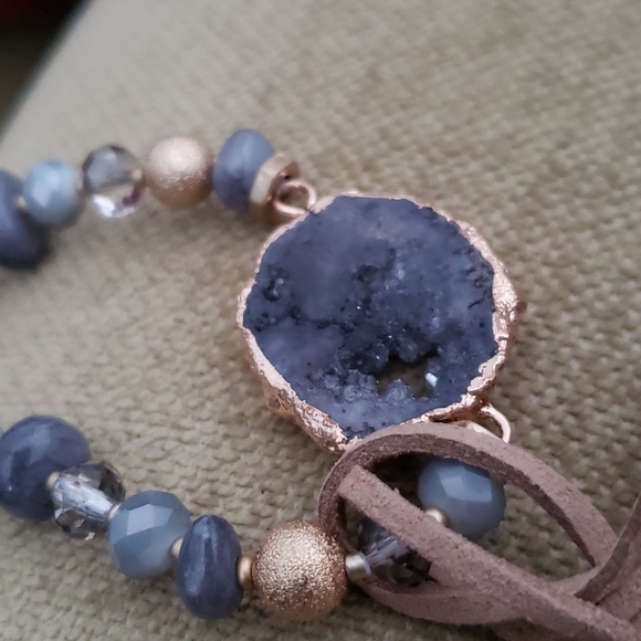 Electroplated natural raw stone bracelet - Picture 3 of 5